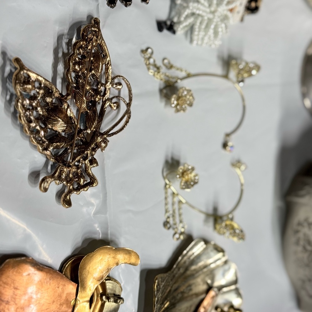 Jewelry – Vintage Brooch & Vintage Jewelry Trinket boxes - Picture 13 of 17